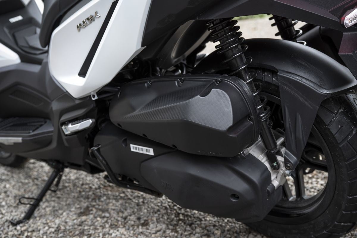 SYM ADX 300: lo scooter adventure che gioca a fare il GT