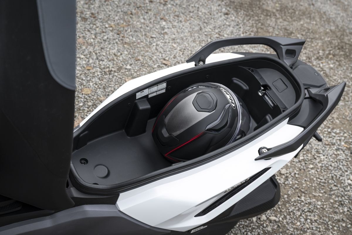 SYM ADX 300: lo scooter adventure che gioca a fare il GT