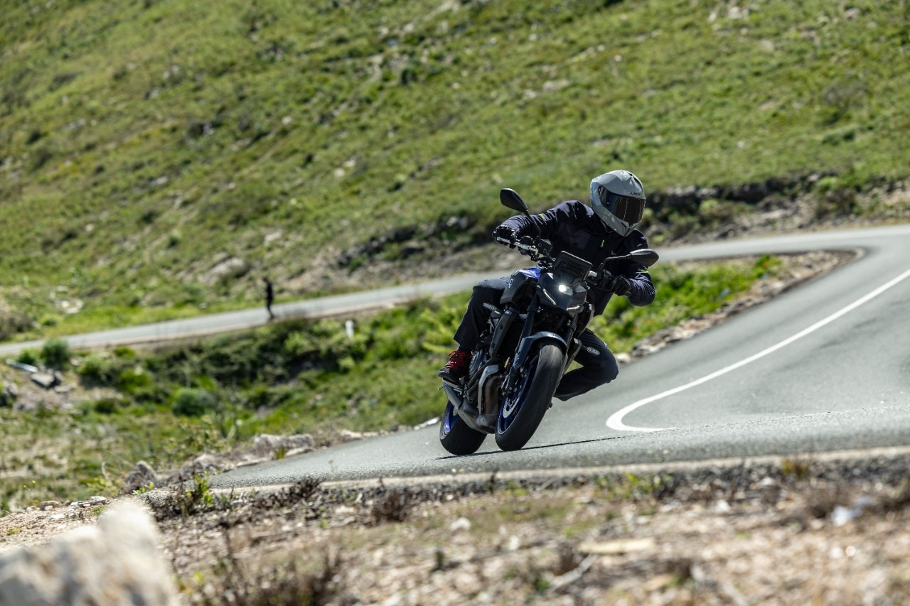 Odiateci pure, ma la Yamaha MT-07 automatica è meglio di quella col cambio manuale. Ecco perché