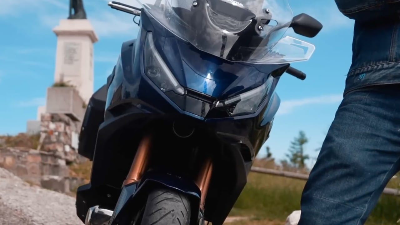 Sport Tourer a confronto: Kawasaki, Honda e BMW si sfidano su strada