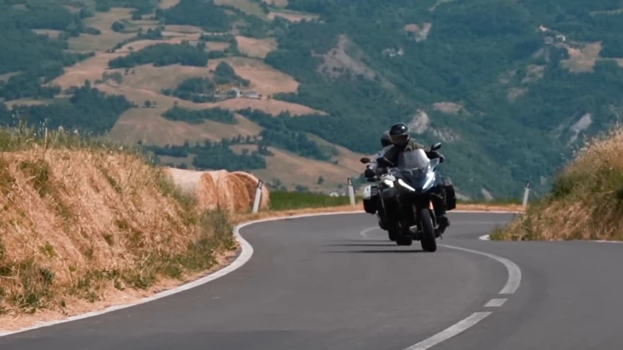 Sport Tourer a confronto: Kawasaki, Honda e BMW si sfidano su strada