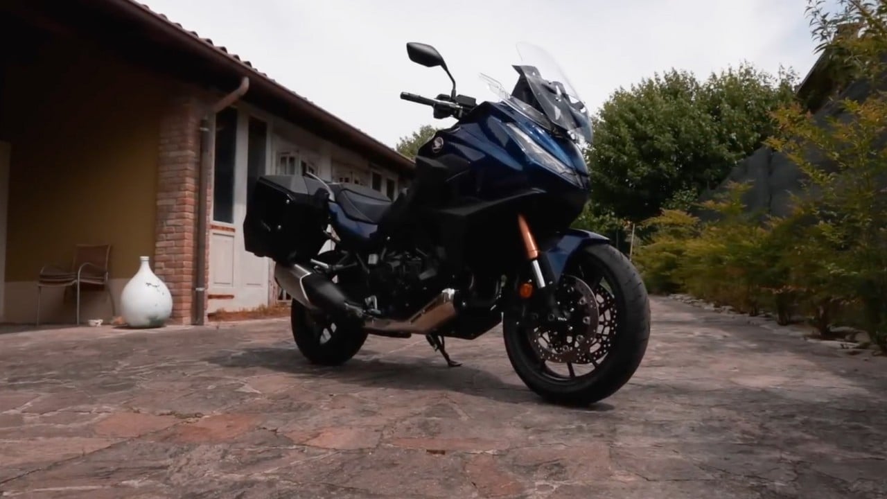 Sport Tourer a confronto: Kawasaki, Honda e BMW si sfidano su strada