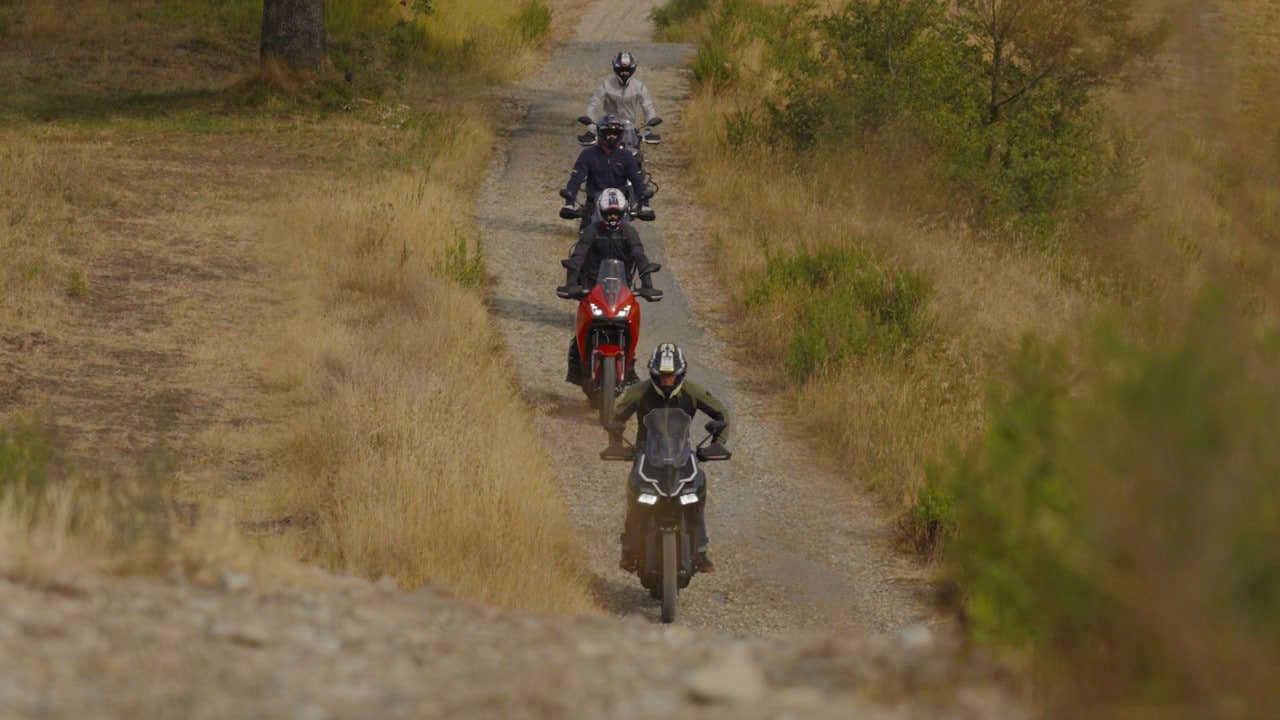 CROSSOVER 700 CINESI: tutte le rivali della Benelli TRK 702 a confronto