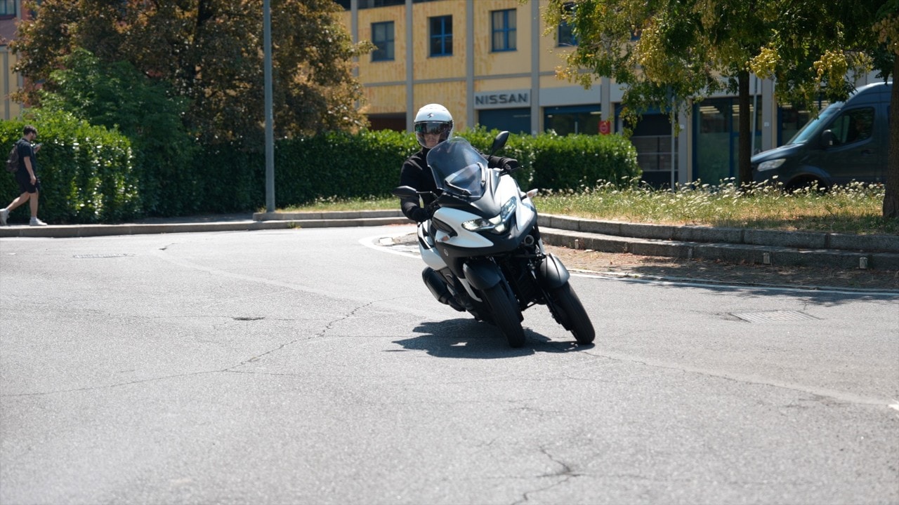 Piaggio Mp3 310 vs Yamaha Tricity 300: qual è meglio? Dueruote Test a testa #30
