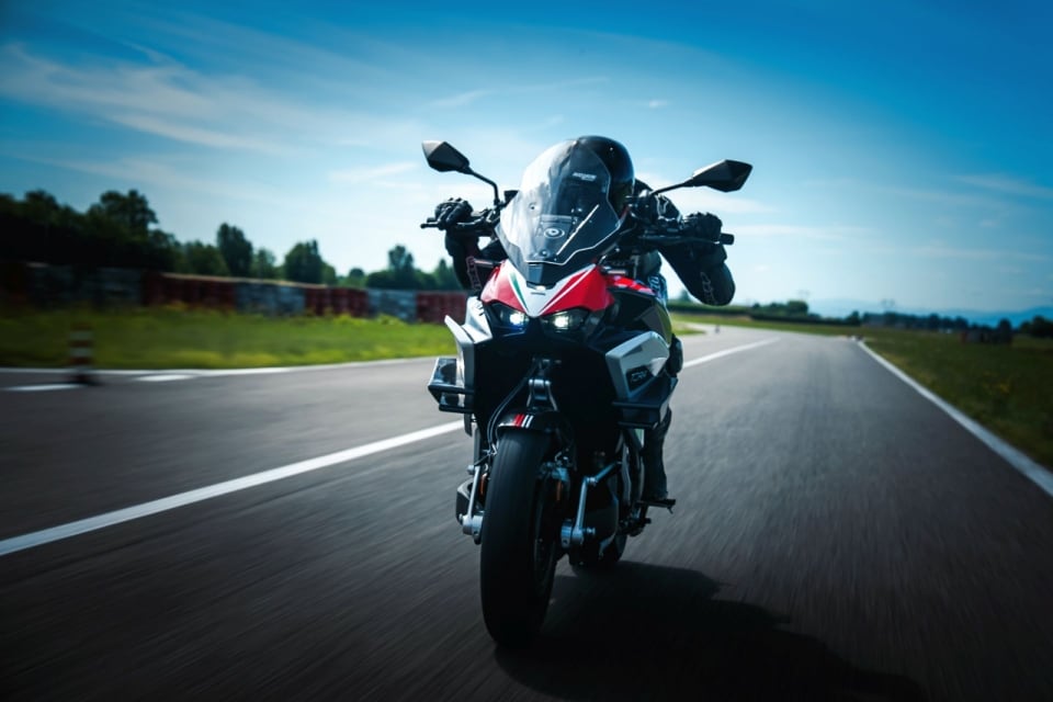 Bimota TERA: la moto "impossibile" da 200 CV che funziona davvero (e bene)