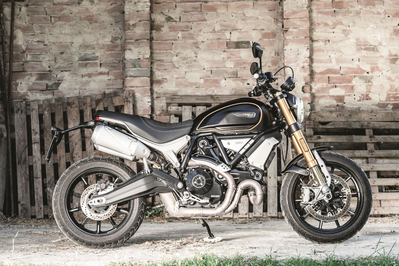 Honda CB1100RS vs Scrambler Ducati 1100 Sport, gomito a gomito