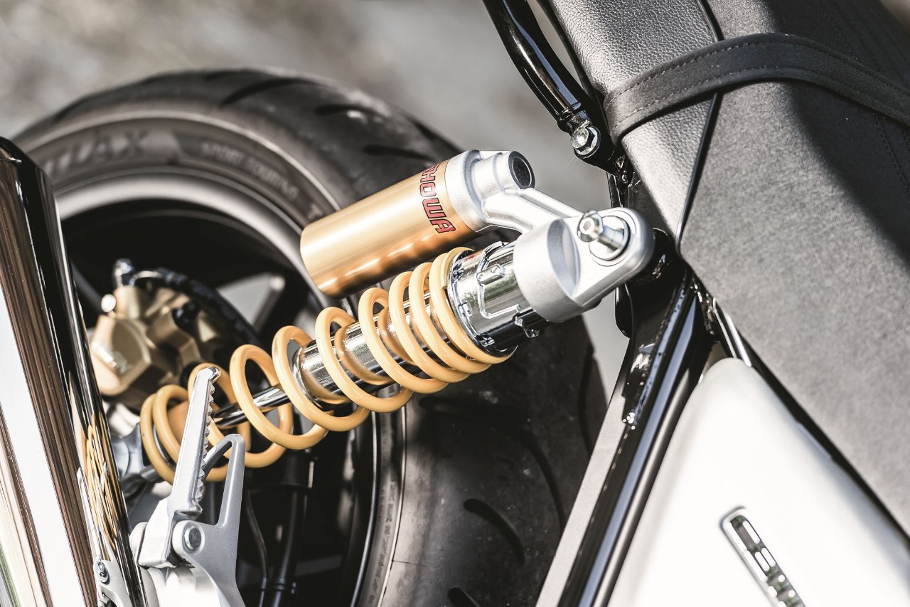 Honda CB1100RS vs Scrambler Ducati 1100 Sport, gomito a gomito