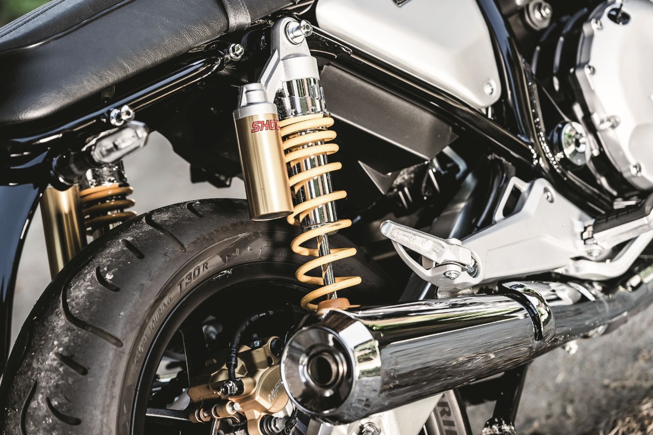 Honda CB1100RS vs Scrambler Ducati 1100 Sport, gomito a gomito