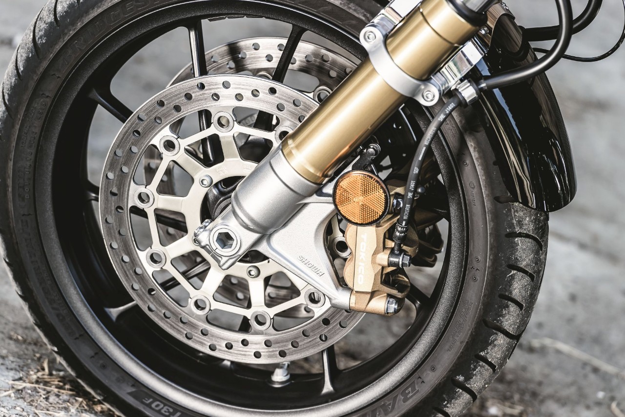 Honda CB1100RS vs Scrambler Ducati 1100 Sport, gomito a gomito