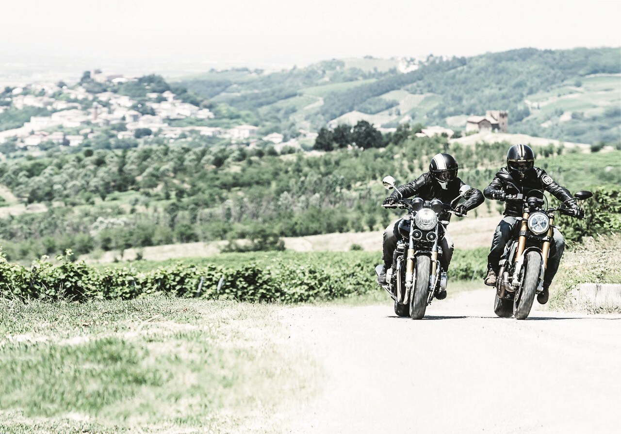 Honda CB1100RS vs Scrambler Ducati 1100 Sport, gomito a gomito