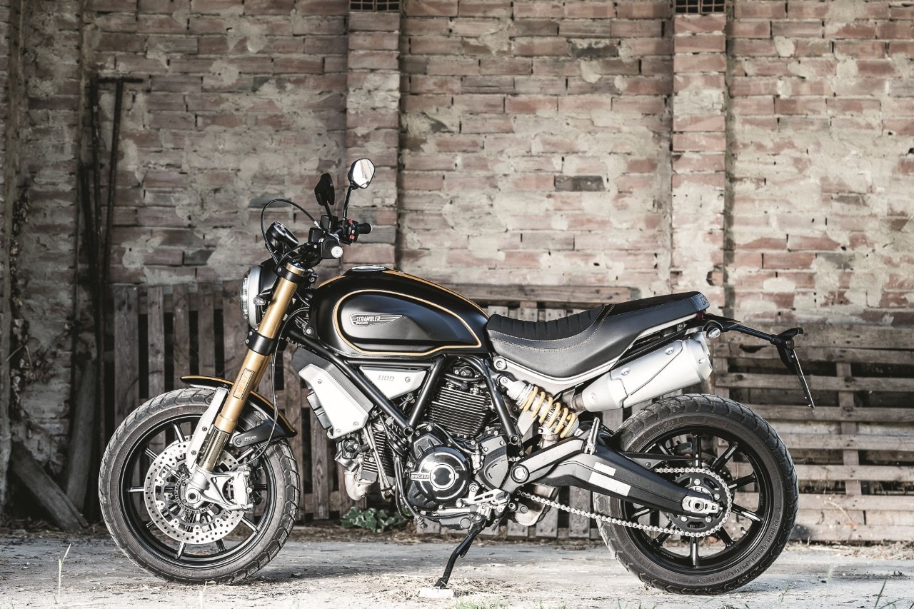 Honda CB1100RS vs Scrambler Ducati 1100 Sport, gomito a gomito