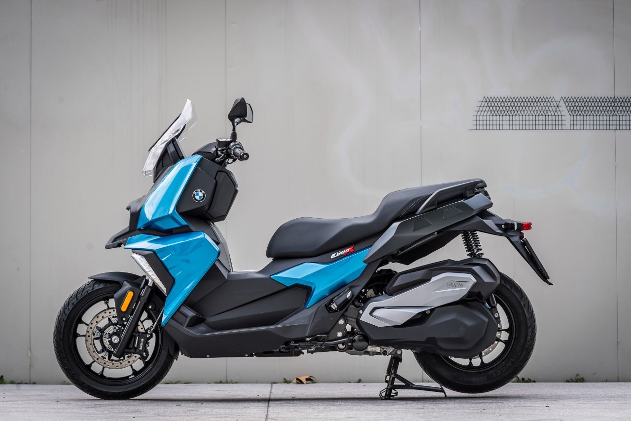 BMW C 400 X vs Kymco Xciting 400i S: middle class