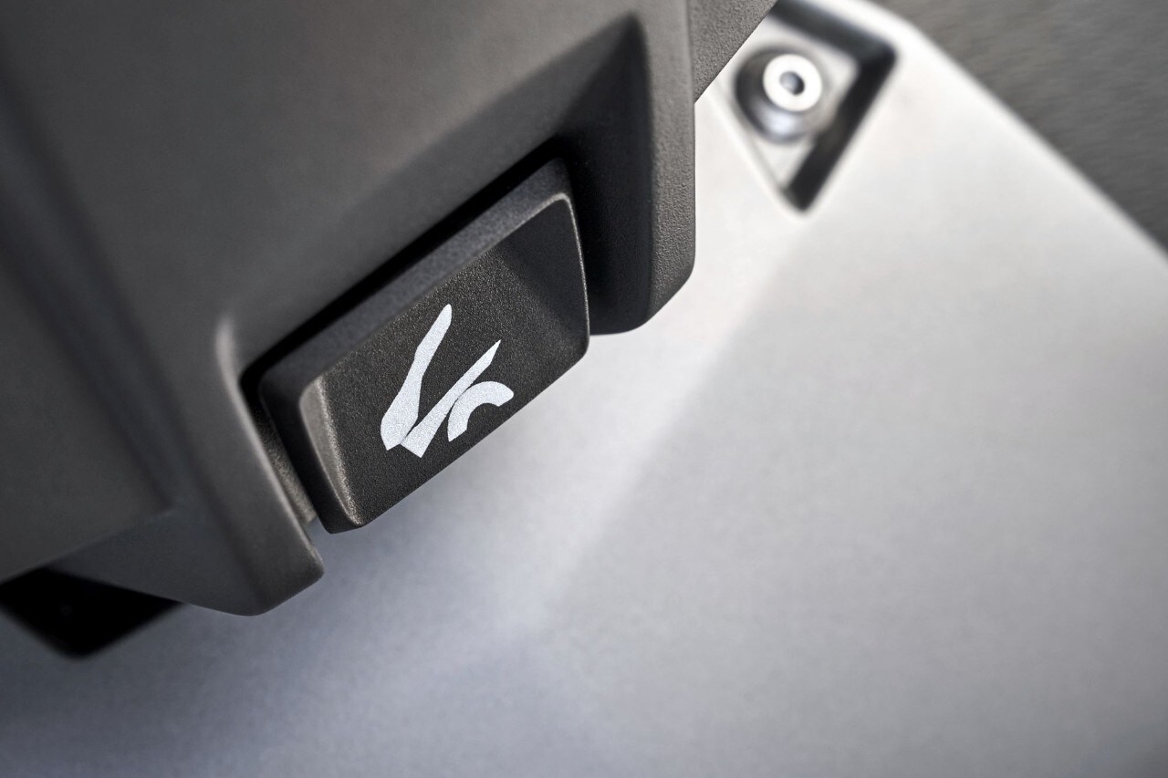 BMW C 400 X vs Kymco Xciting 400i S: middle class