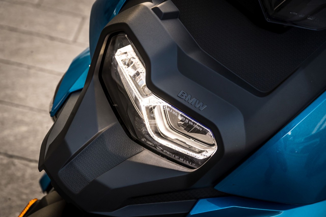 BMW C 400 X vs Kymco Xciting 400i S: middle class