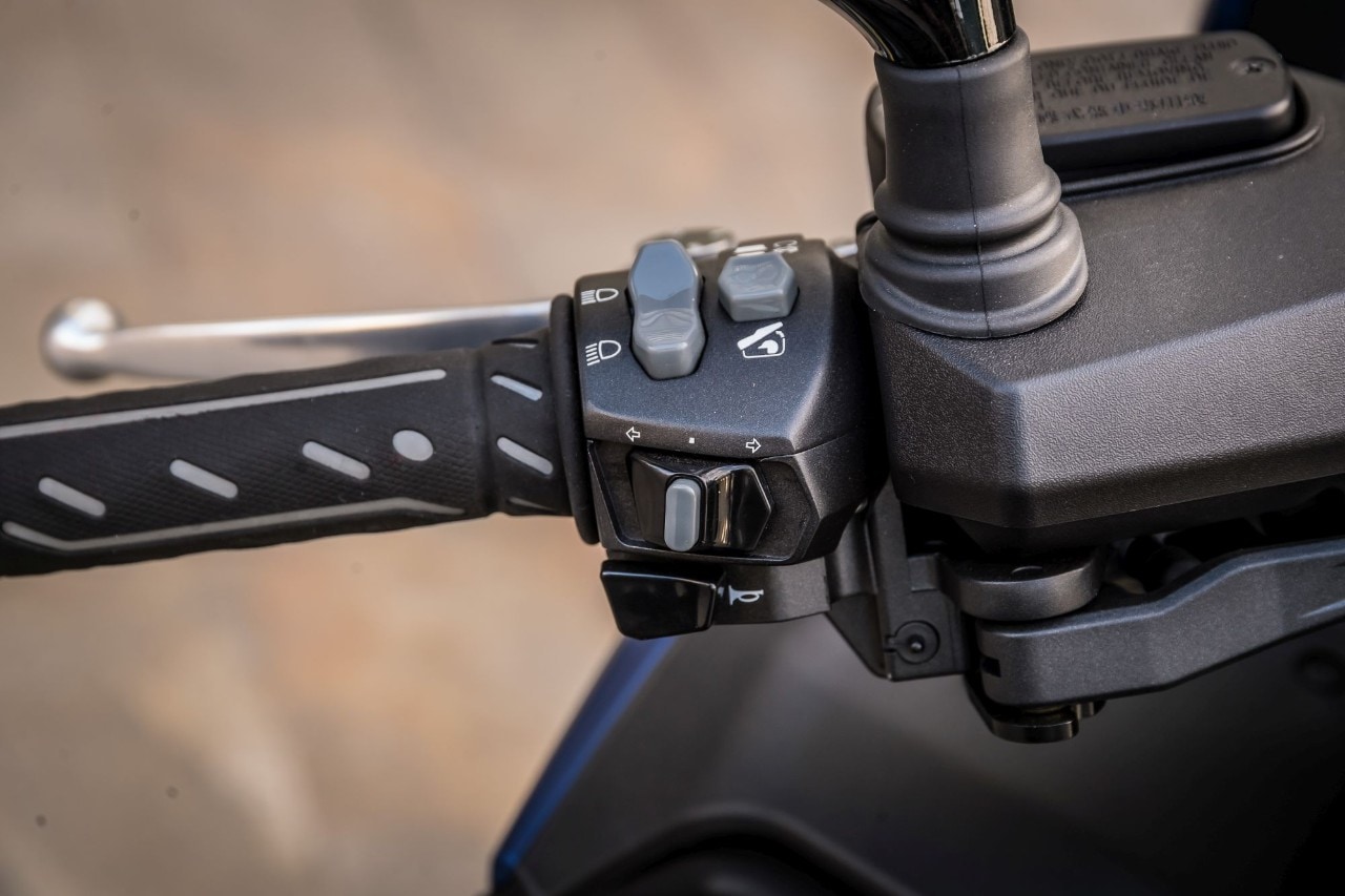 BMW C 400 X vs Kymco Xciting 400i S: middle class