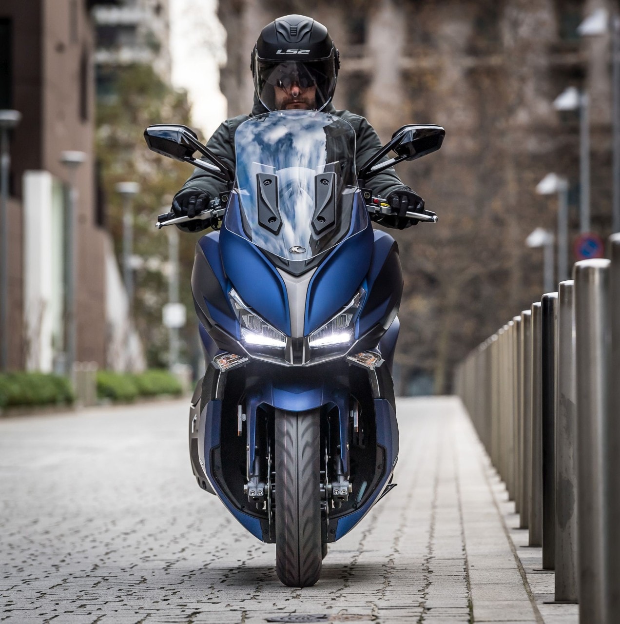BMW C 400 X vs Kymco Xciting 400i S: middle class