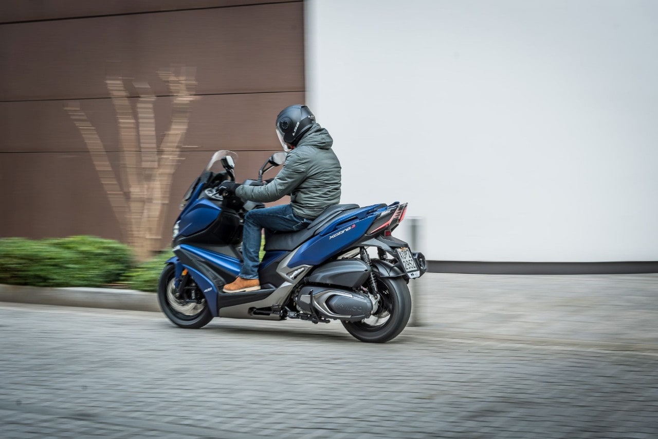 BMW C 400 X vs Kymco Xciting 400i S: middle class