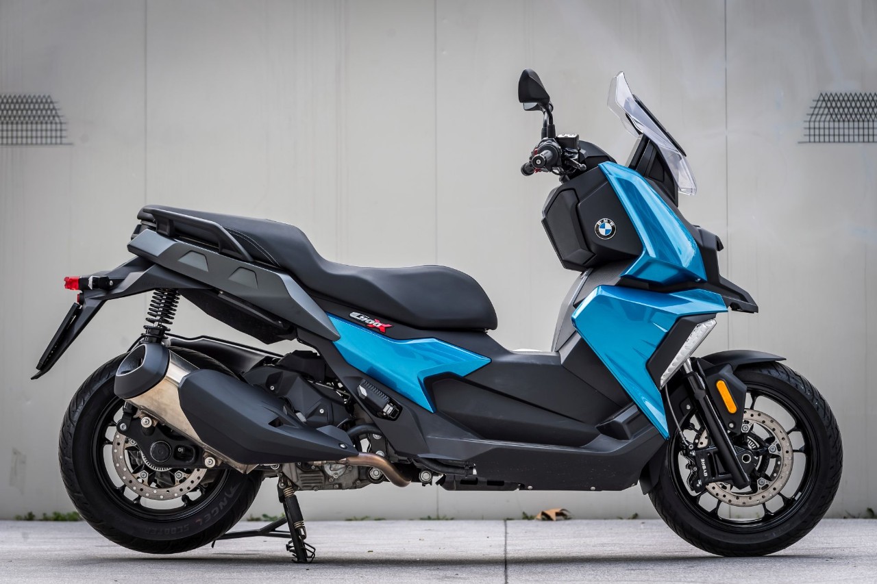 BMW C 400 X vs Kymco Xciting 400i S: middle class