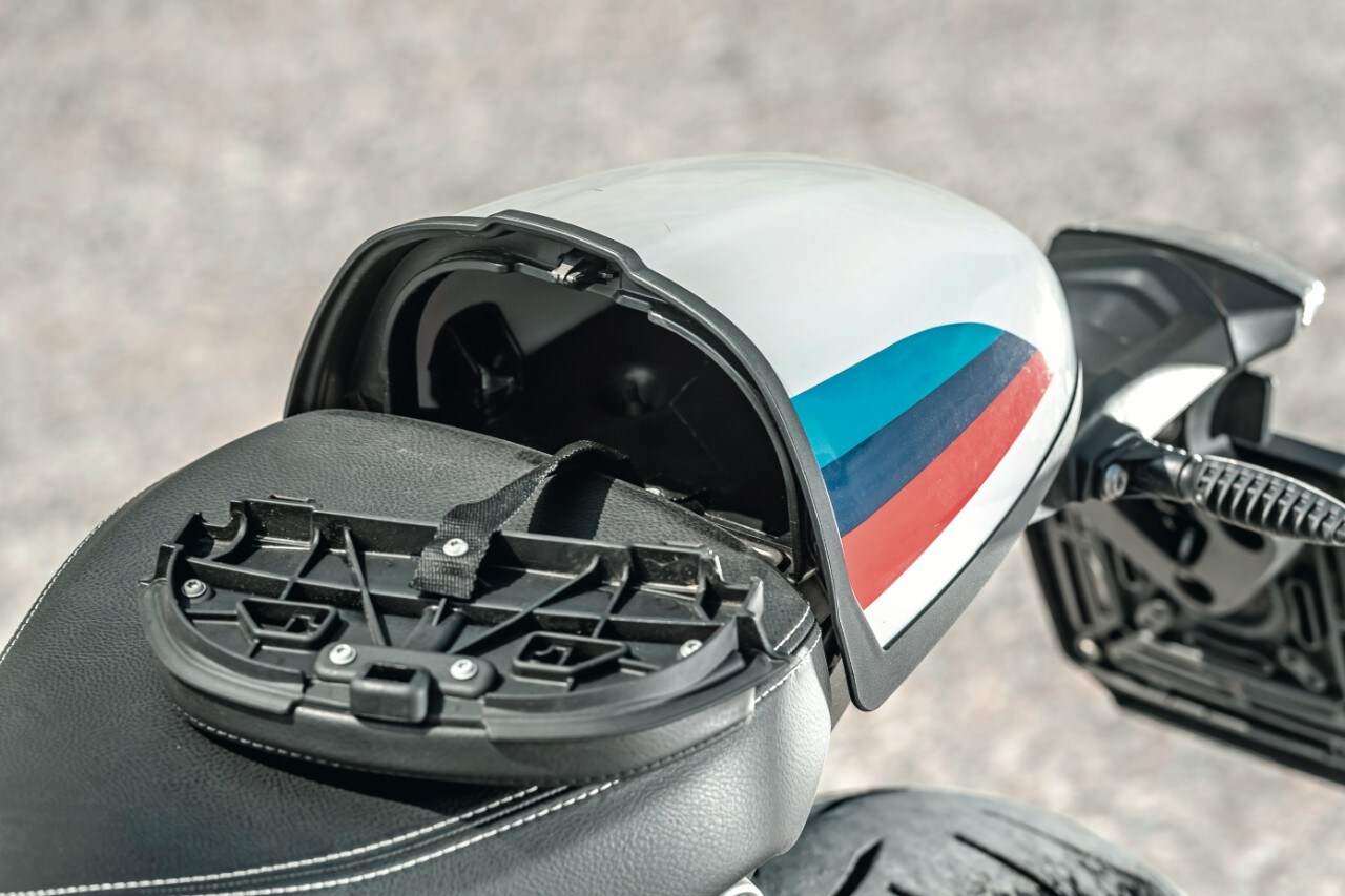 BMW R nineT VS R nineT Racer: sfida in famiglia