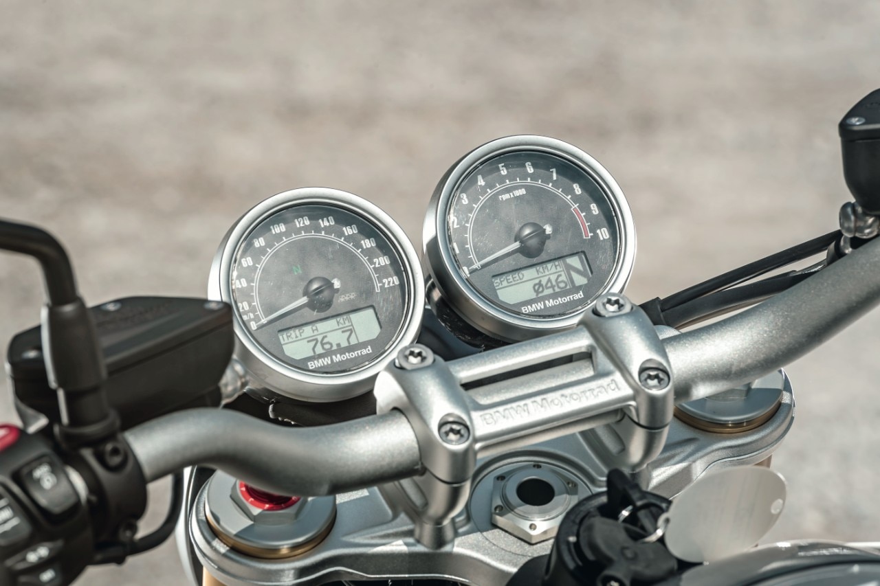 BMW R nineT VS R nineT Racer: sfida in famiglia