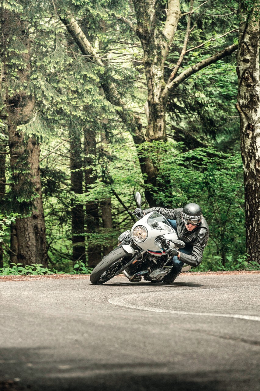 BMW R nineT VS R nineT Racer: sfida in famiglia