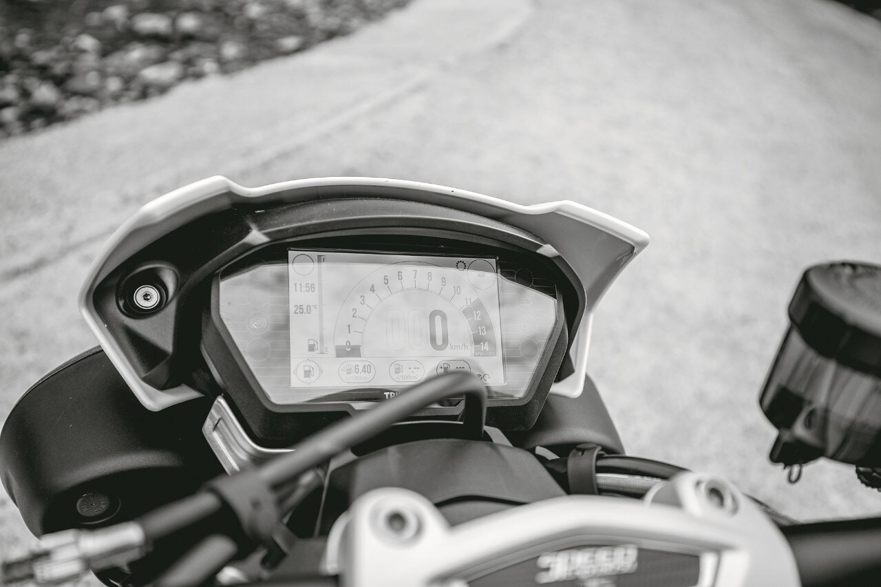 Comparativa naked: Honda CB1000R+ VS Triumph Speed Triple 1050 RS