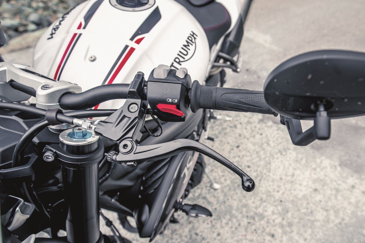 Comparativa naked: Honda CB1000R+ VS Triumph Speed Triple 1050 RS