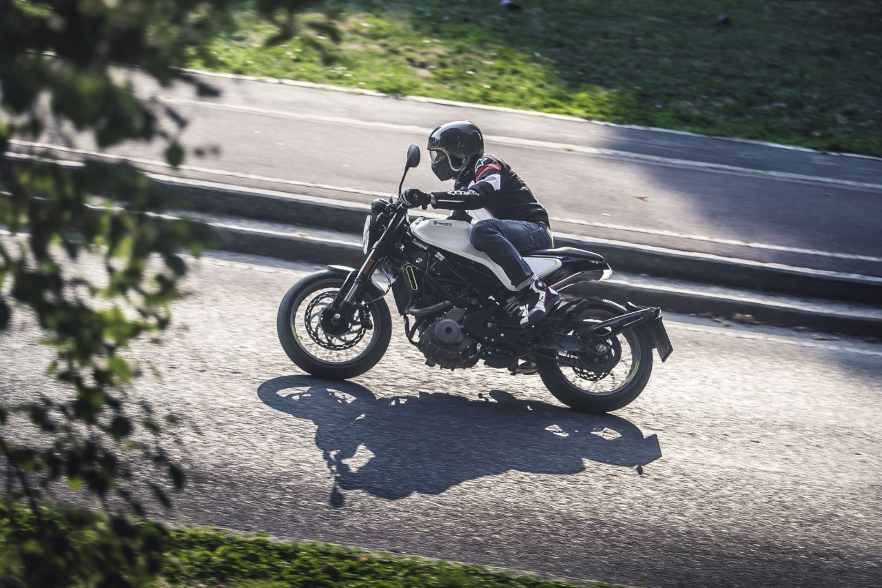 Comparativa naked 300: Honda CB300R VS Husqvarna Vitpilen 401