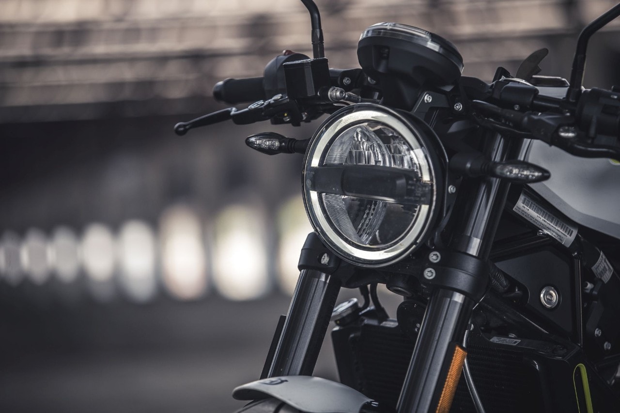 Comparativa naked 300: Honda CB300R VS Husqvarna Vitpilen 401