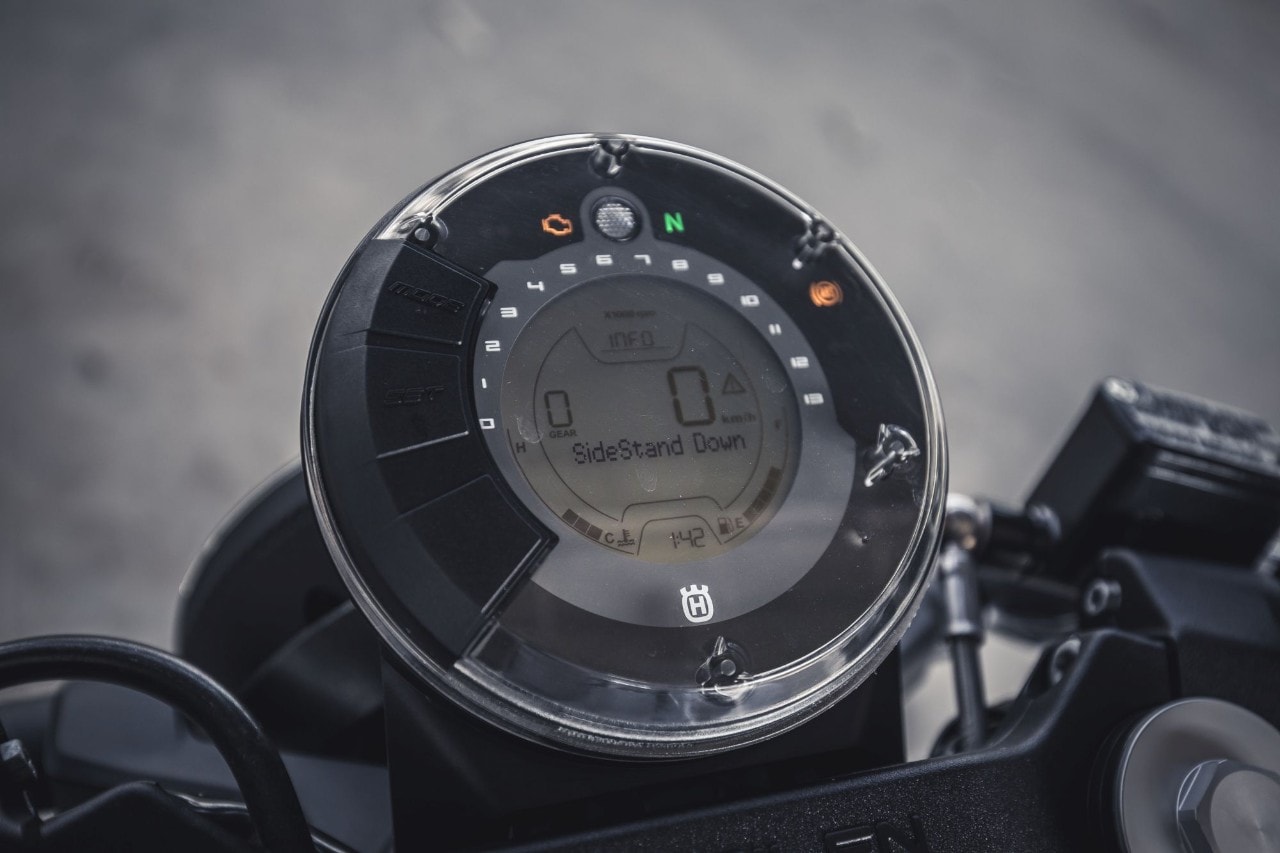 Comparativa naked 300: Honda CB300R VS Husqvarna Vitpilen 401