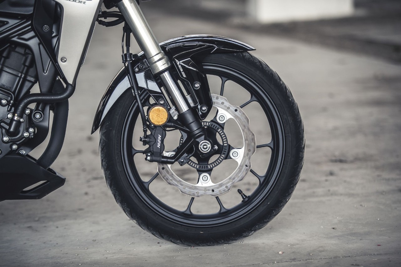 Comparativa naked 300: Honda CB300R VS Husqvarna Vitpilen 401