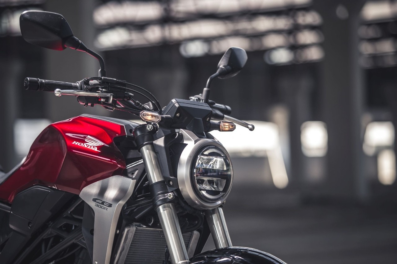 Comparativa naked 300: Honda CB300R VS Husqvarna Vitpilen 401