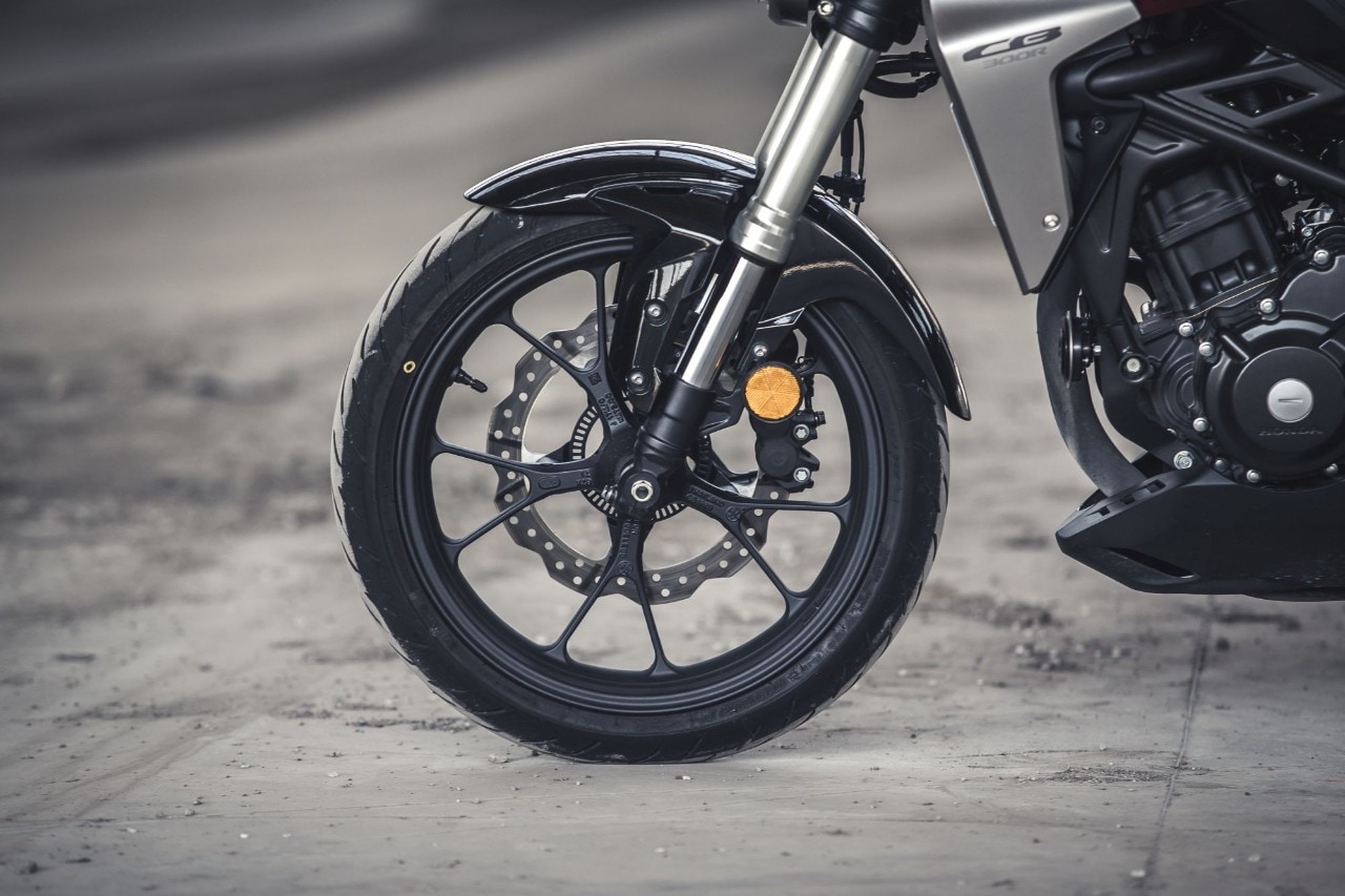 Comparativa naked 300: Honda CB300R VS Husqvarna Vitpilen 401