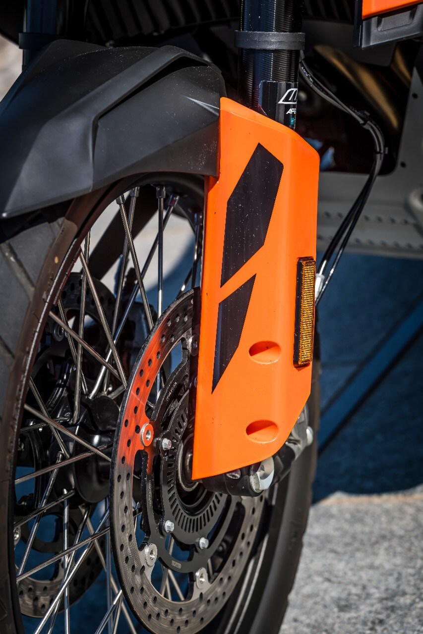 KTM 790 Adventure  vs Moto Guzzi V85 TT: punti di vista