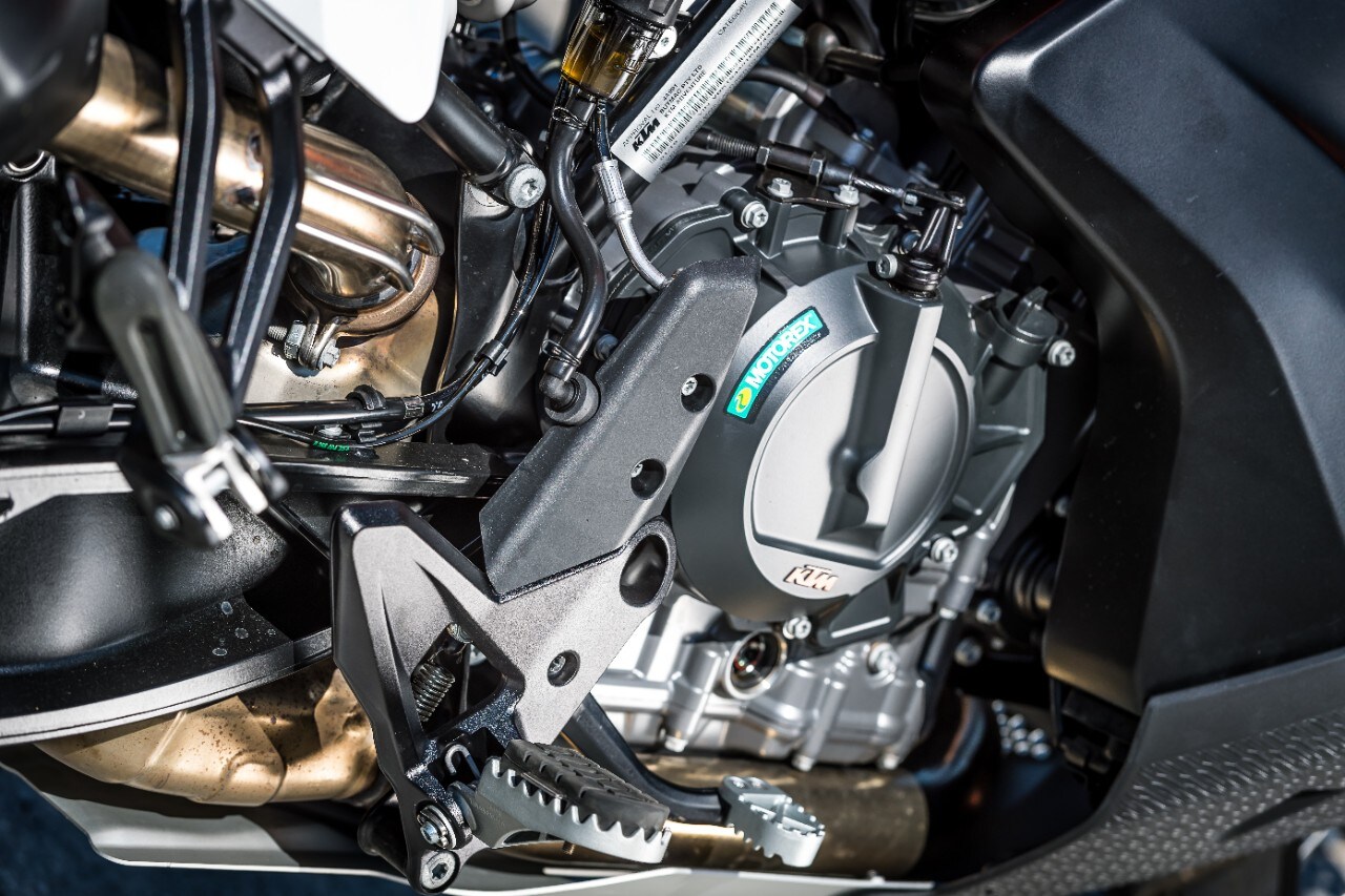 KTM 790 Adventure  vs Moto Guzzi V85 TT: punti di vista