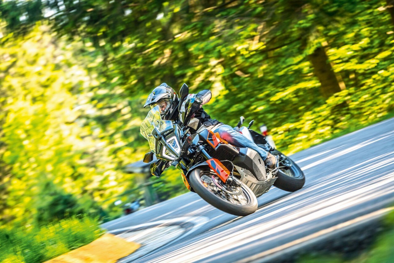 KTM 790 Adventure  vs Moto Guzzi V85 TT: punti di vista