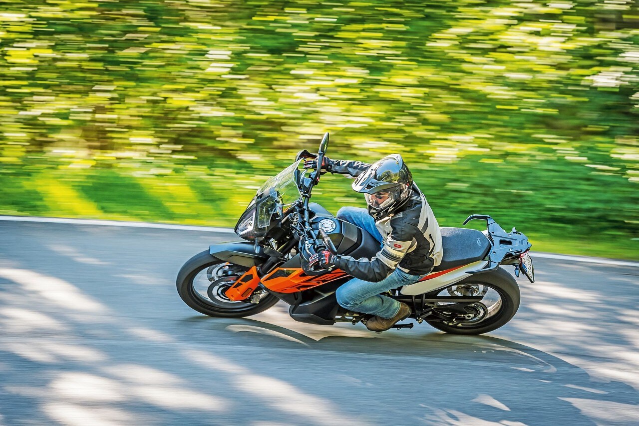 KTM 790 Adventure  vs Moto Guzzi V85 TT: punti di vista