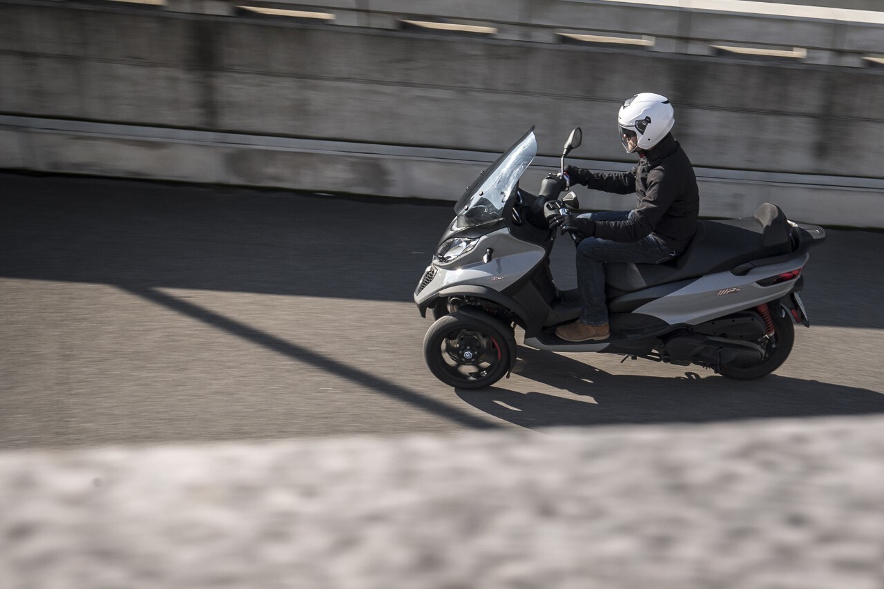 Piaggio MP3 350: tre ruote all season