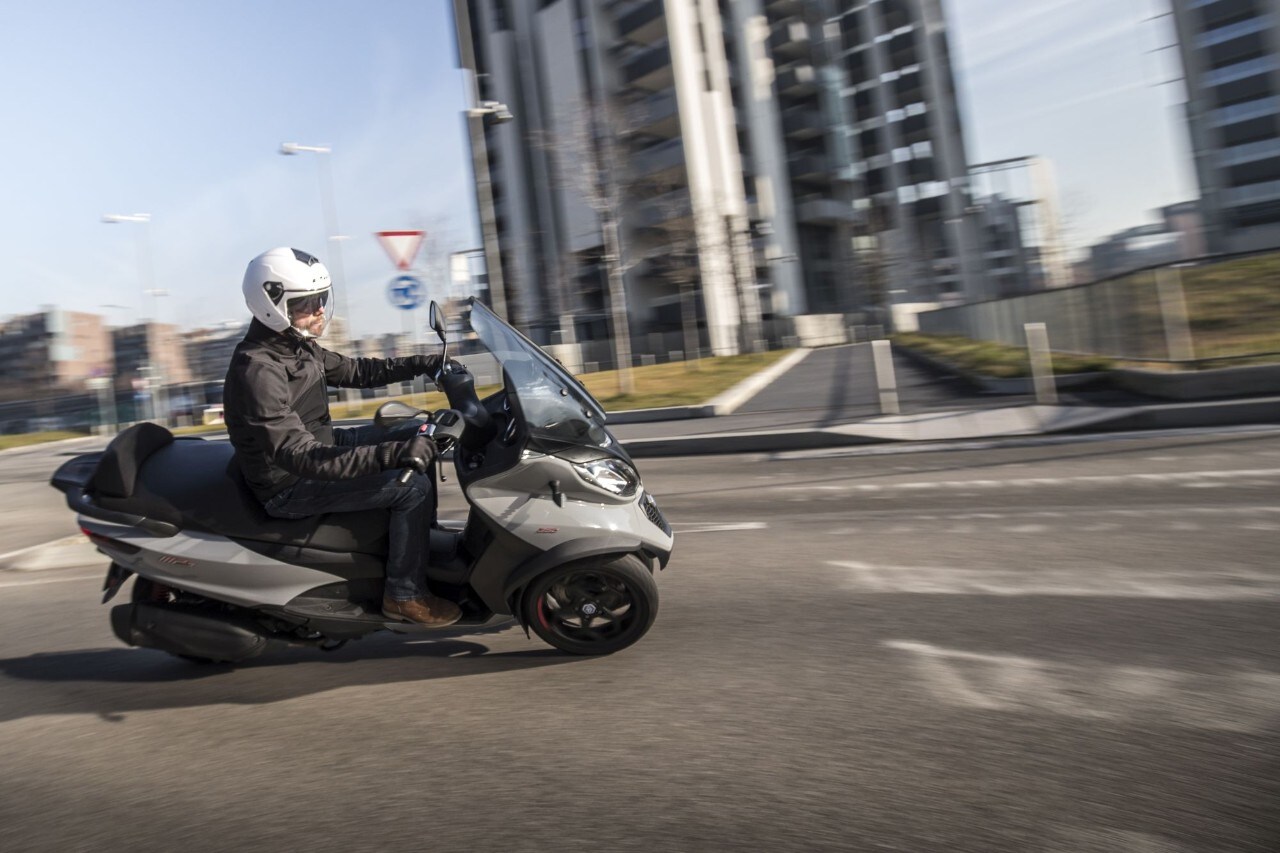 Piaggio MP3 350: tre ruote all season