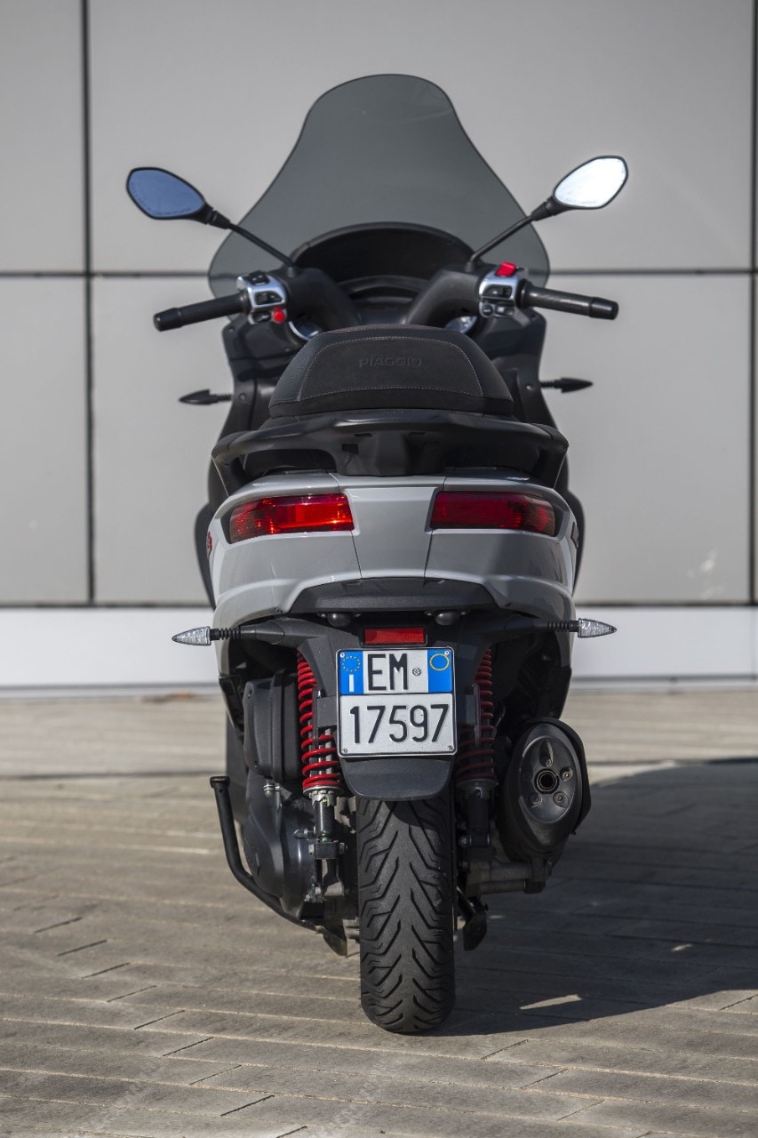 Piaggio MP3 350: tre ruote all season