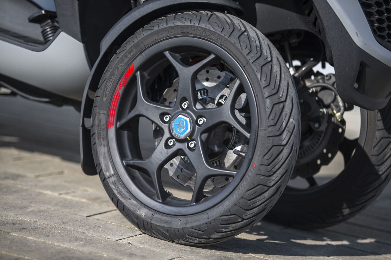 Piaggio MP3 350: tre ruote all season