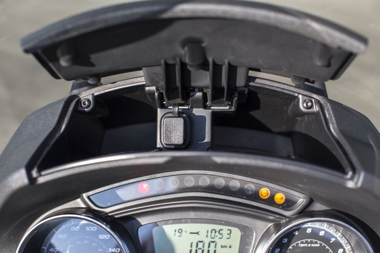 Piaggio MP3 350: tre ruote all season