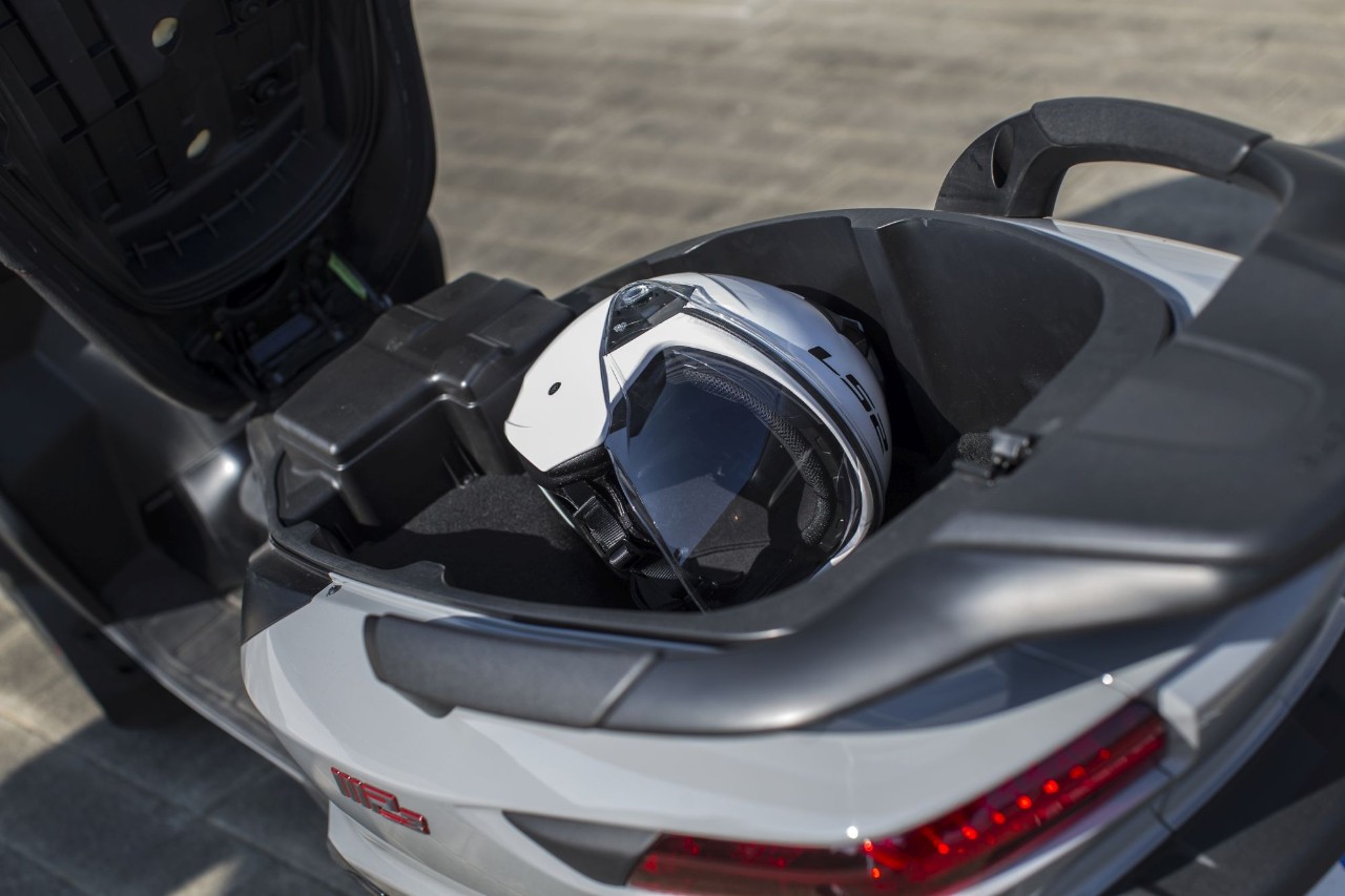 Piaggio MP3 350: tre ruote all season