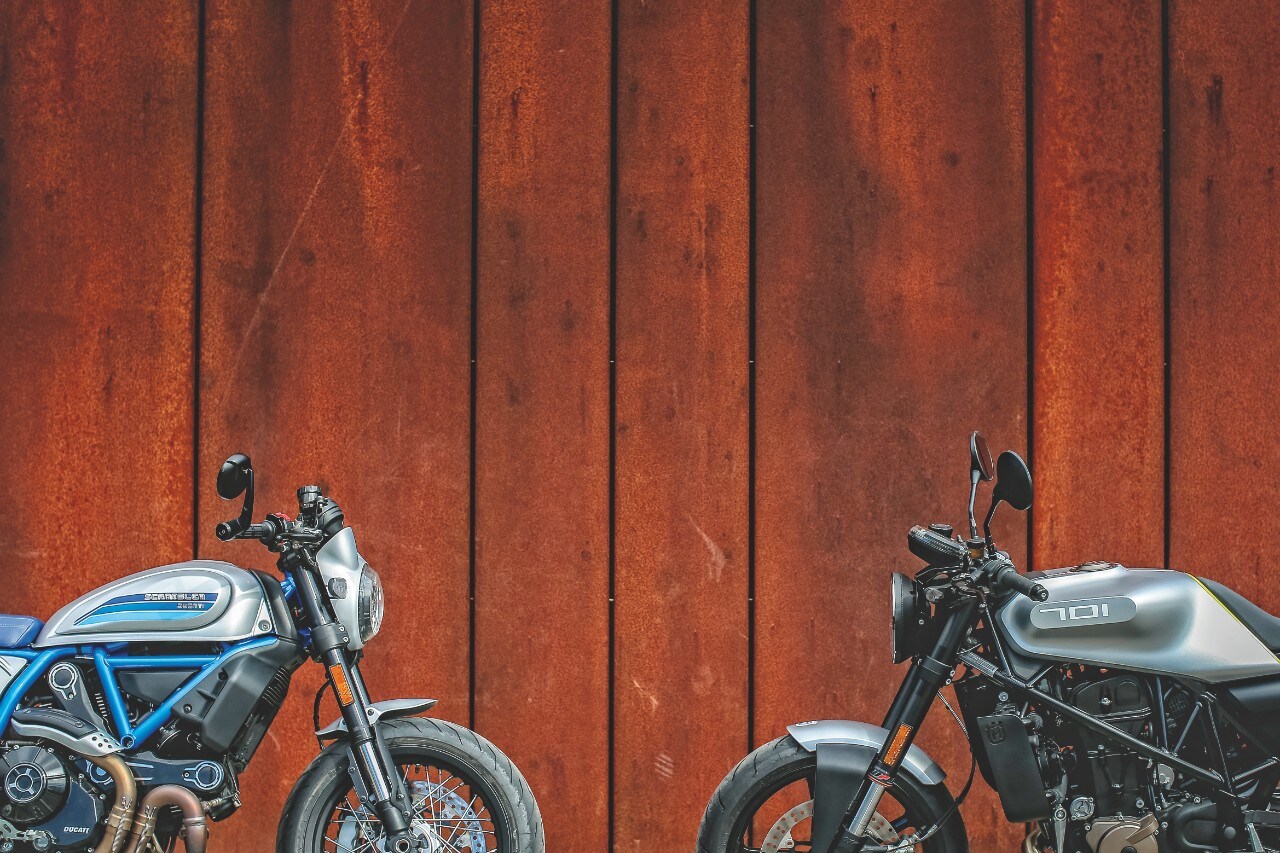 Scrambler Ducati Café Racer vs Husqvarna Vitpilen 701: a muso duro