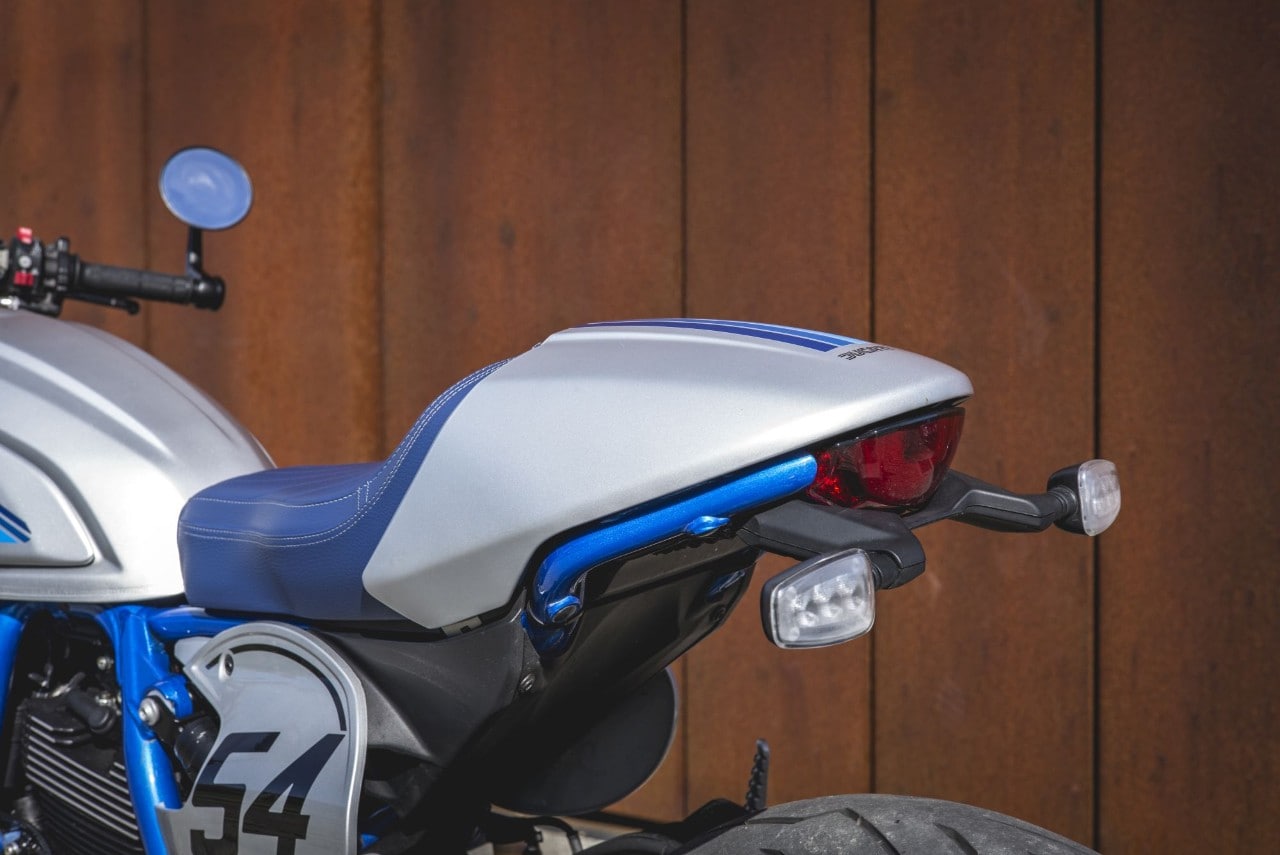 Scrambler Ducati Café Racer vs Husqvarna Vitpilen 701: a muso duro