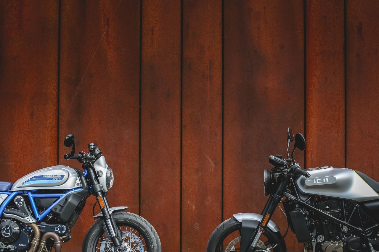 Scrambler Ducati Café Racer vs Husqvarna Vitpilen 701: a muso duro
