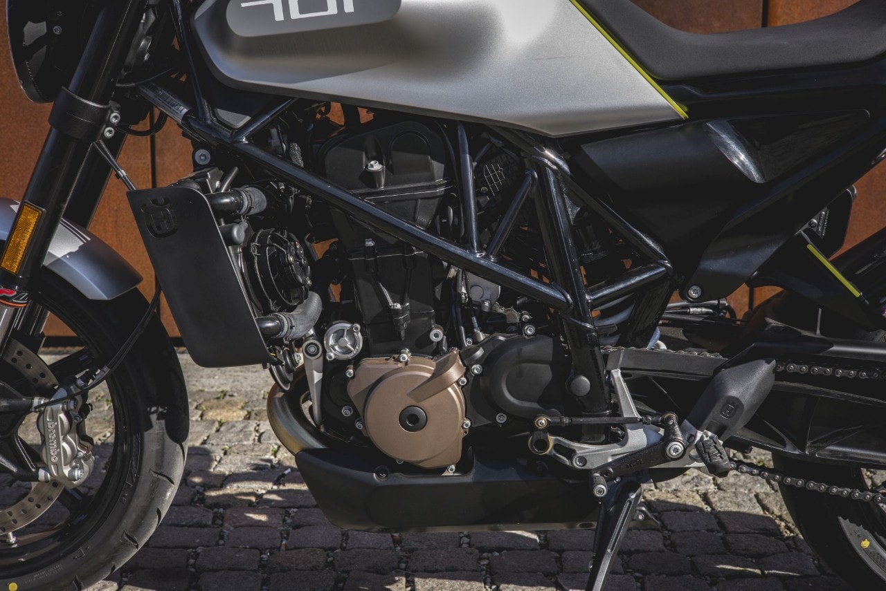 Scrambler Ducati Café Racer vs Husqvarna Vitpilen 701: a muso duro
