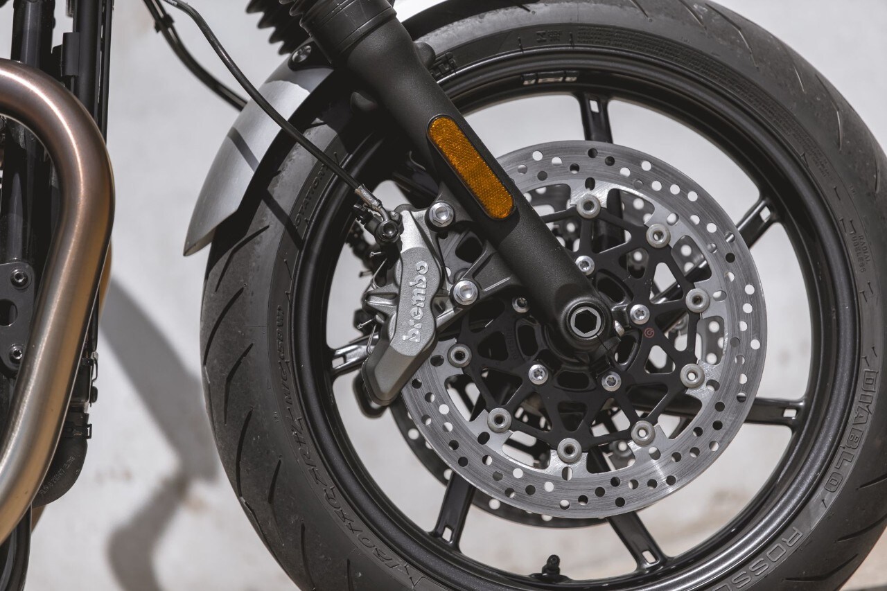 Triumph Speed Twin: polvere da sparo