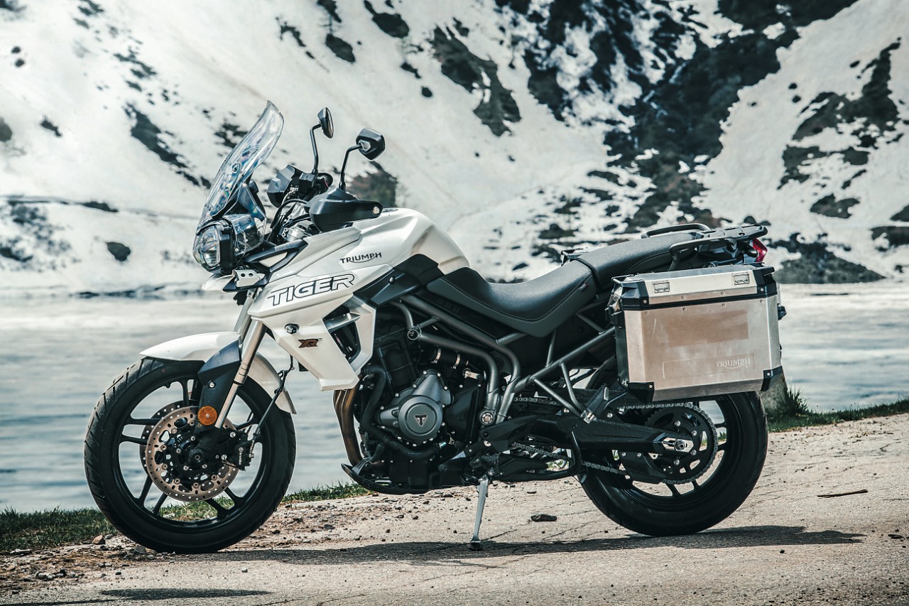 Triumph Tiger 1200 XRT vs Tiger 800 XRT, crossover contro