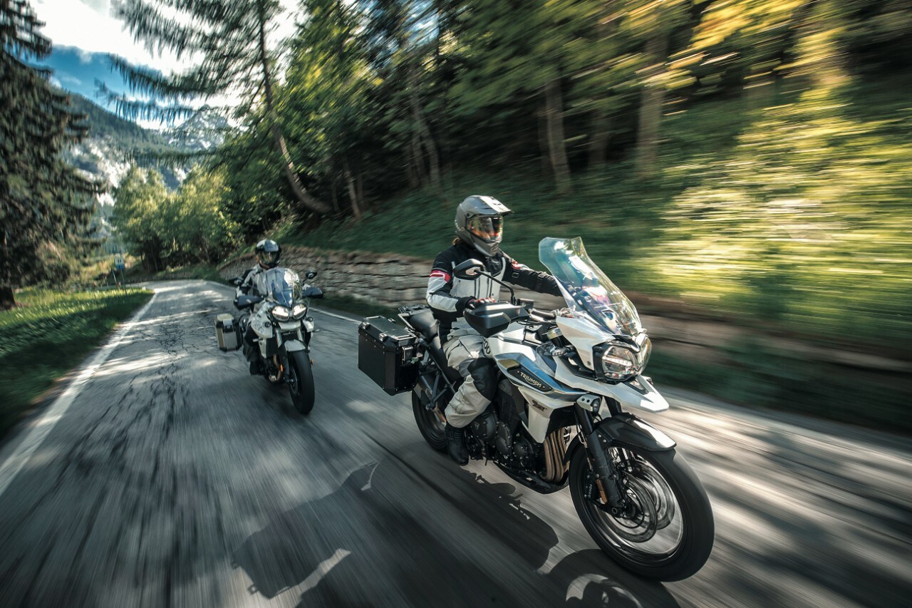 Triumph Tiger 1200 XRT vs Tiger 800 XRT, crossover contro